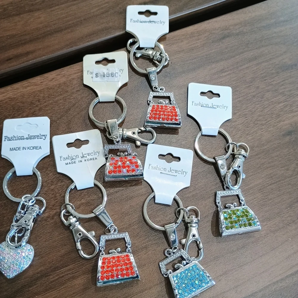 Lot Of 21 Silver and Rhinestone Key Rings - Picture 4 of 6